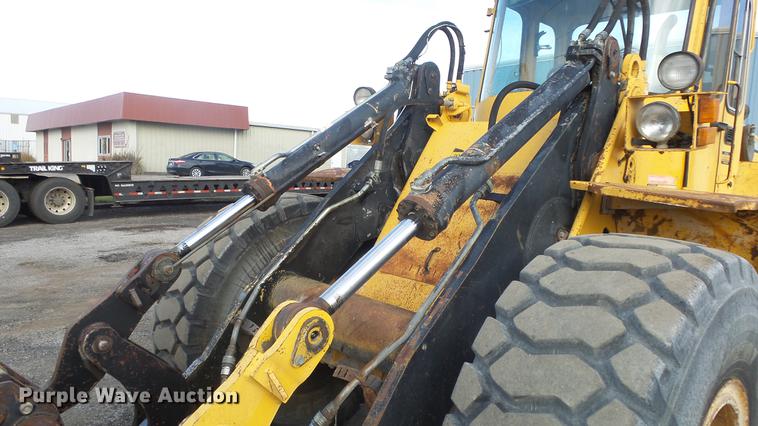image for item DG2762 1988 Michigan L90 wheel loader