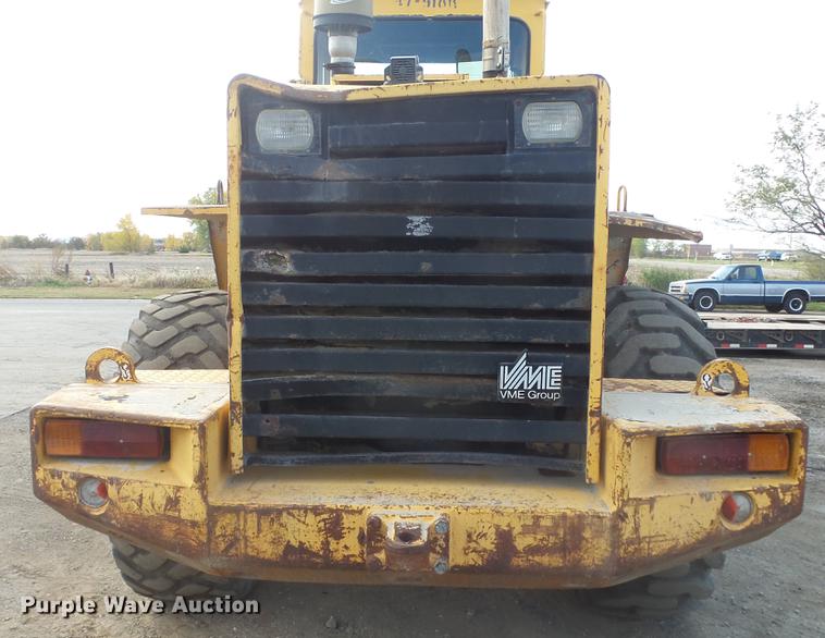 image for item DG2762 1988 Michigan L90 wheel loader
