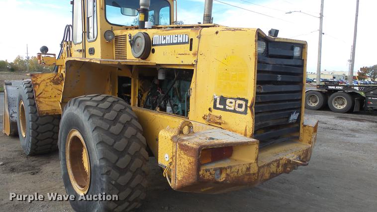 image for item DG2762 1988 Michigan L90 wheel loader
