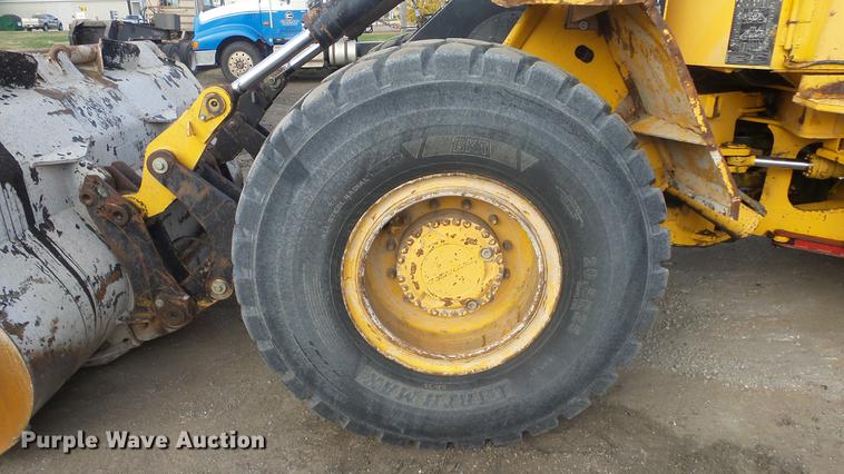 image for item DG2762 1988 Michigan L90 wheel loader
