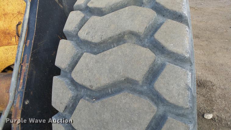 image for item DG2762 1988 Michigan L90 wheel loader