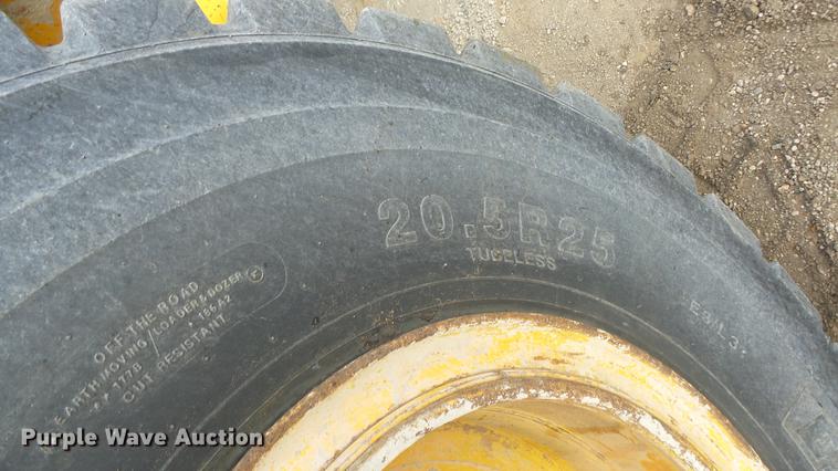 image for item DG2762 1988 Michigan L90 wheel loader