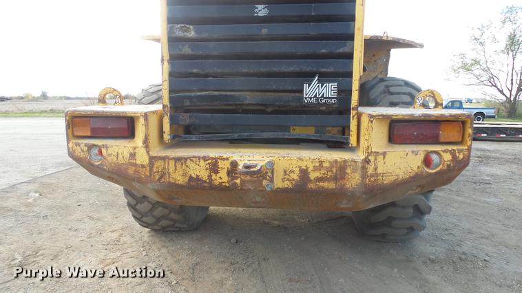 image for item DG2762 1988 Michigan L90 wheel loader