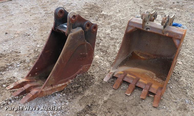 image for item DN9172 (2) excavator buckets