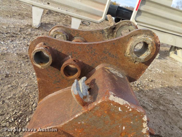 image for item DN9172 (2) excavator buckets