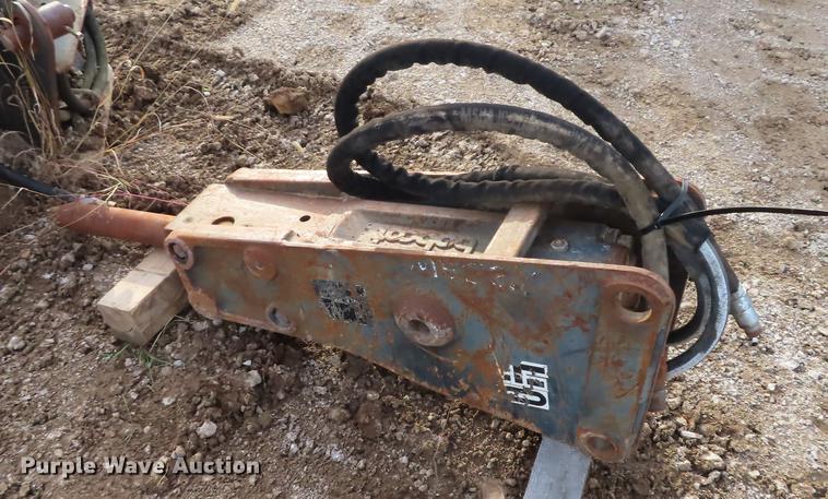 image for item DN9173 Bobcat 3570 skid steer breaker