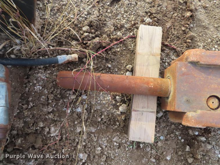 image for item DN9173 Bobcat 3570 skid steer breaker