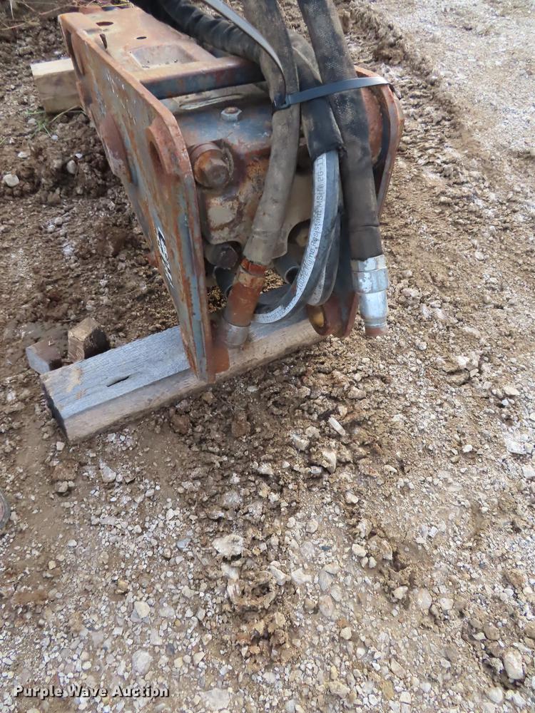 image for item DN9173 Bobcat 3570 skid steer breaker