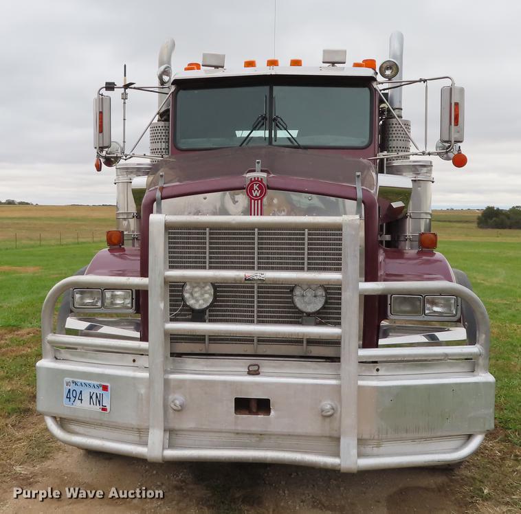 image for item DN9221 2005 Kenworth T800B semi truck