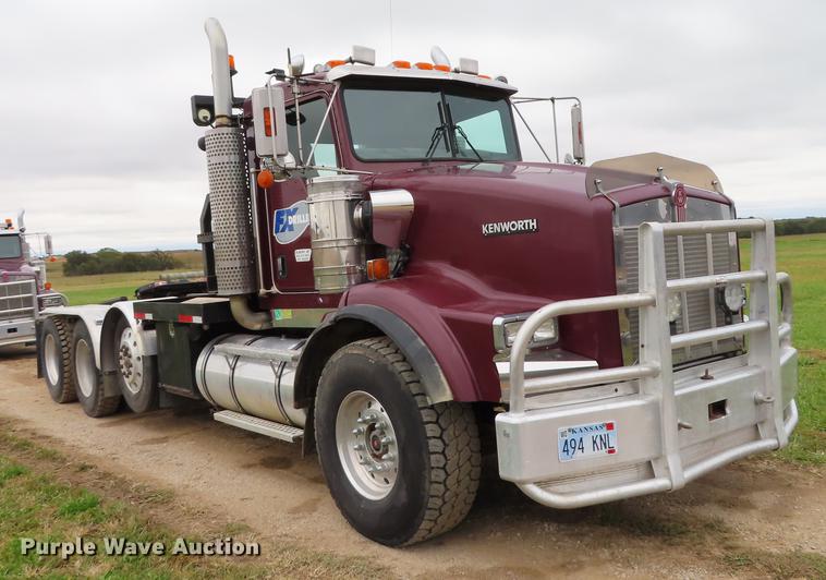 image for item DN9221 2005 Kenworth T800B semi truck