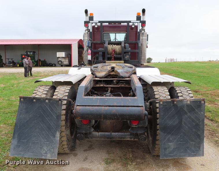 image for item DN9221 2005 Kenworth T800B semi truck