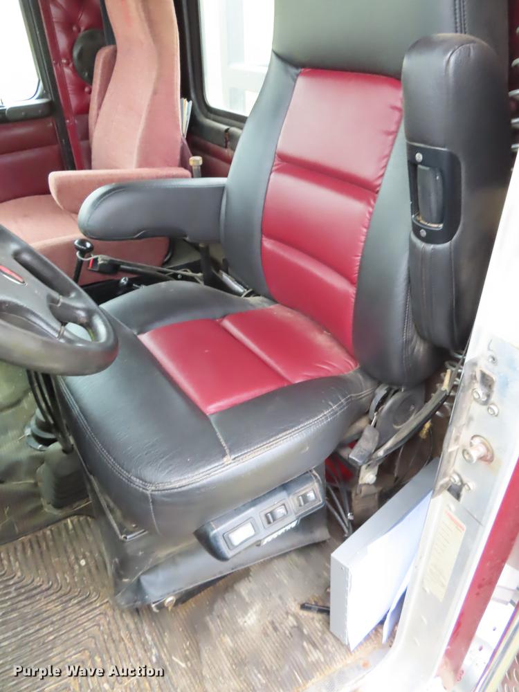 image for item DN9221 2005 Kenworth T800B semi truck