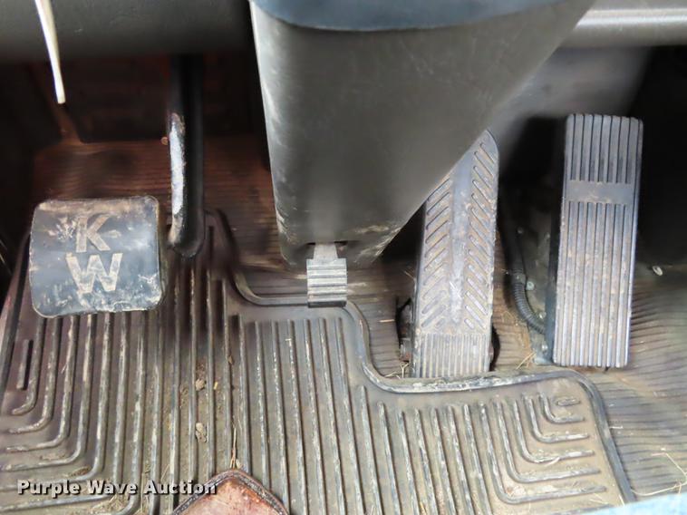 image for item DN9221 2005 Kenworth T800B semi truck