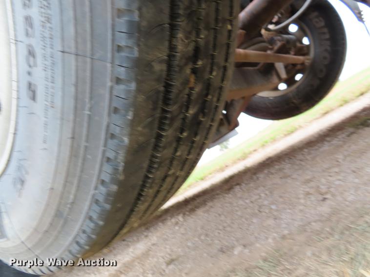 image for item DN9221 2005 Kenworth T800B semi truck