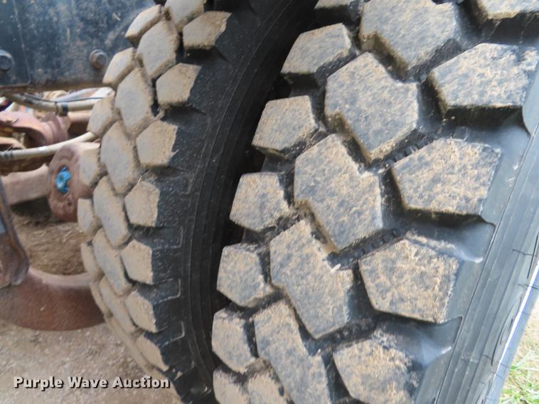 image for item DN9221 2005 Kenworth T800B semi truck