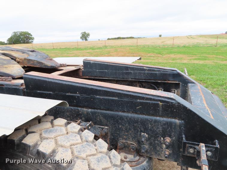 image for item DN9221 2005 Kenworth T800B semi truck