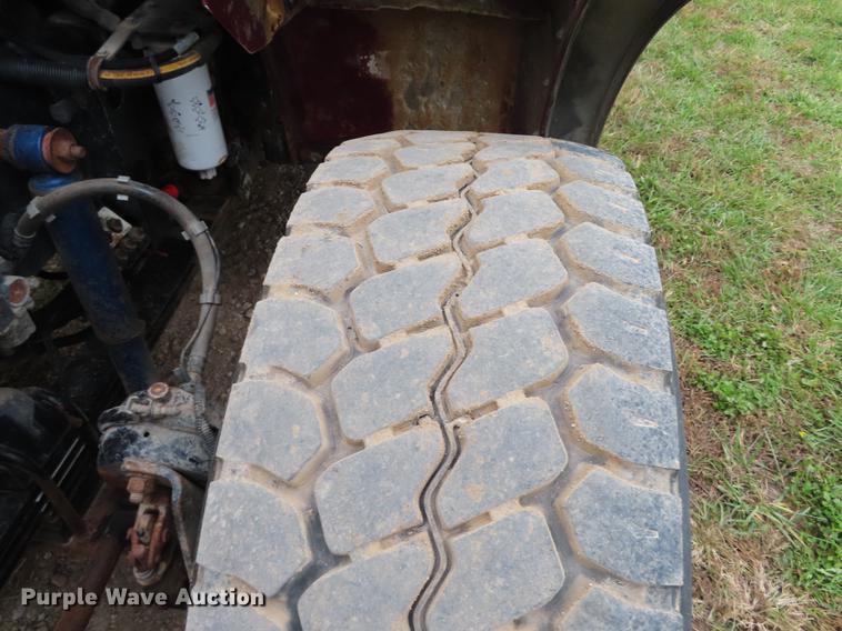 image for item DN9221 2005 Kenworth T800B semi truck