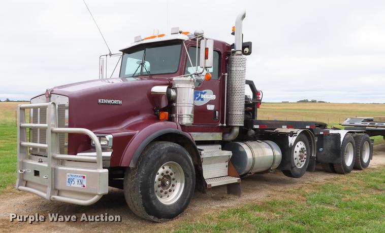 image for item DN9222 2004 Kenworth T800B semi truck