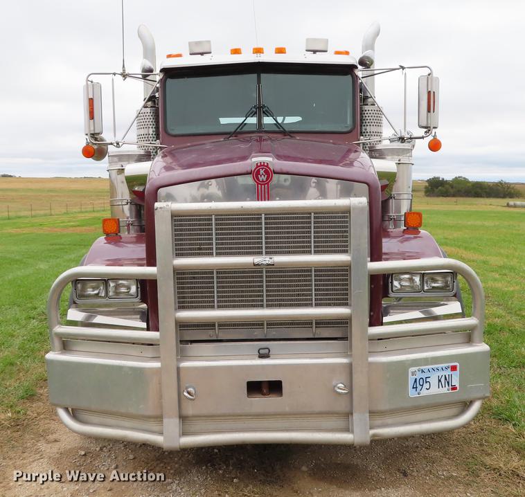image for item DN9222 2004 Kenworth T800B semi truck