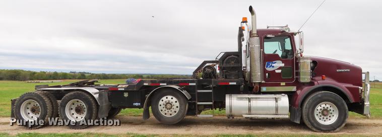 image for item DN9222 2004 Kenworth T800B semi truck
