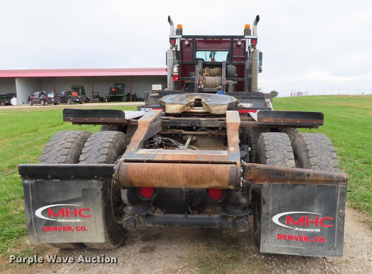 image for item DN9222 2004 Kenworth T800B semi truck