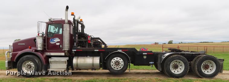 image for item DN9222 2004 Kenworth T800B semi truck