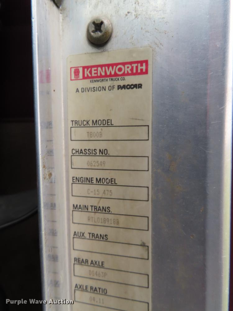 image for item DN9222 2004 Kenworth T800B semi truck
