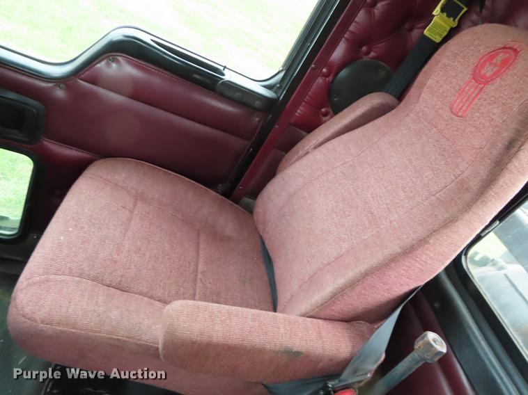 image for item DN9222 2004 Kenworth T800B semi truck