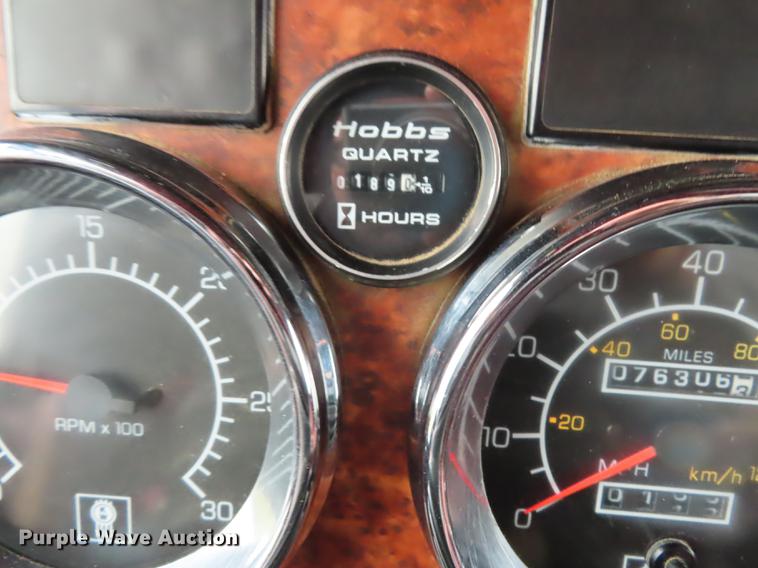 image for item DN9222 2004 Kenworth T800B semi truck