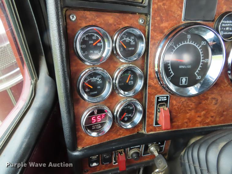 image for item DN9222 2004 Kenworth T800B semi truck