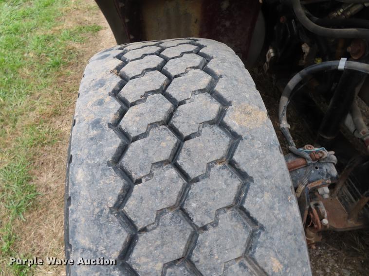 image for item DN9222 2004 Kenworth T800B semi truck