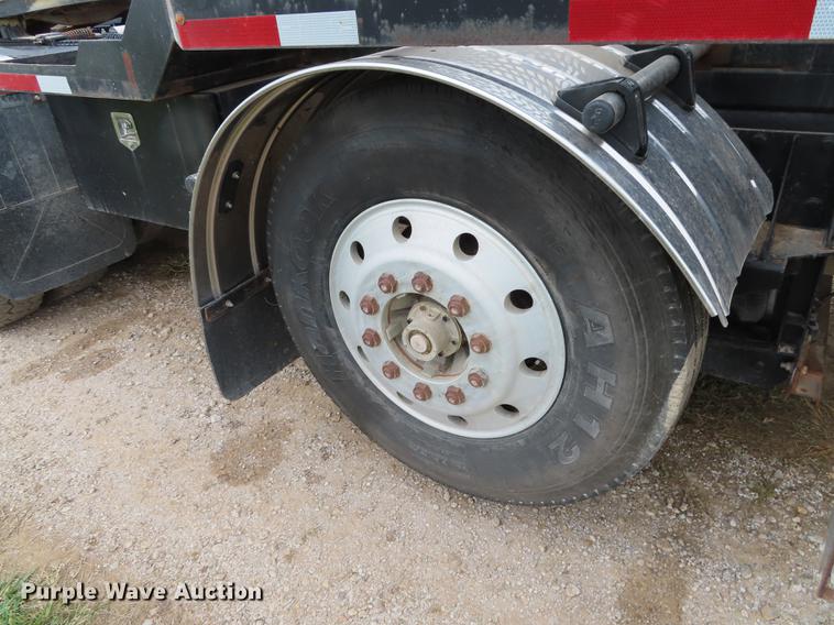 image for item DN9222 2004 Kenworth T800B semi truck