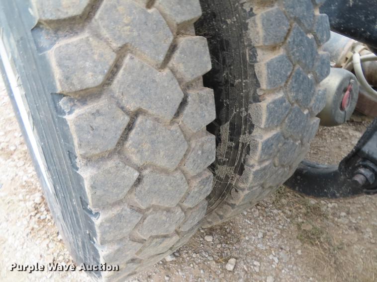 image for item DN9222 2004 Kenworth T800B semi truck