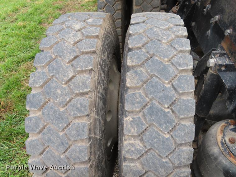 image for item DN9222 2004 Kenworth T800B semi truck