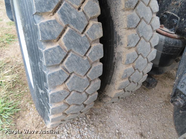 image for item DN9222 2004 Kenworth T800B semi truck