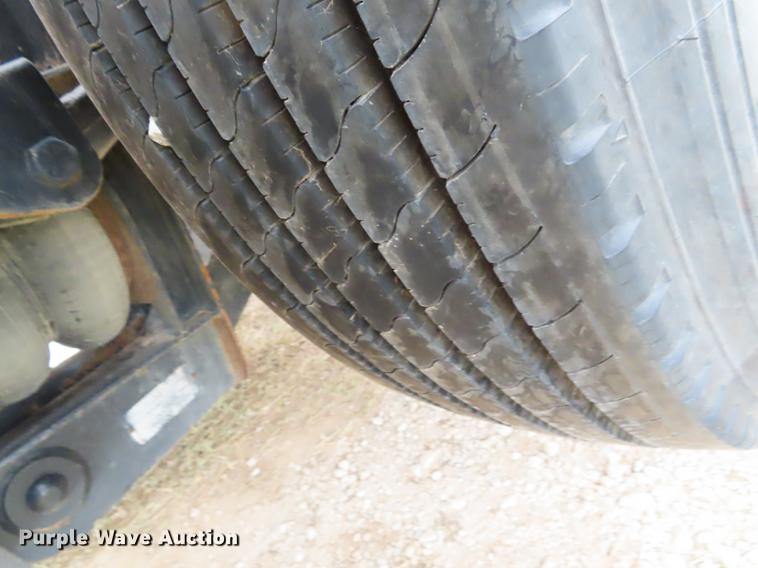 image for item DN9222 2004 Kenworth T800B semi truck