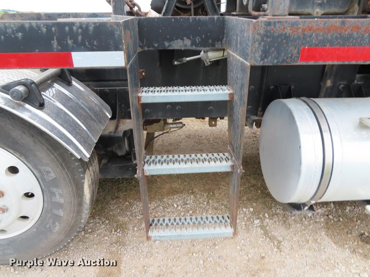 image for item DN9222 2004 Kenworth T800B semi truck