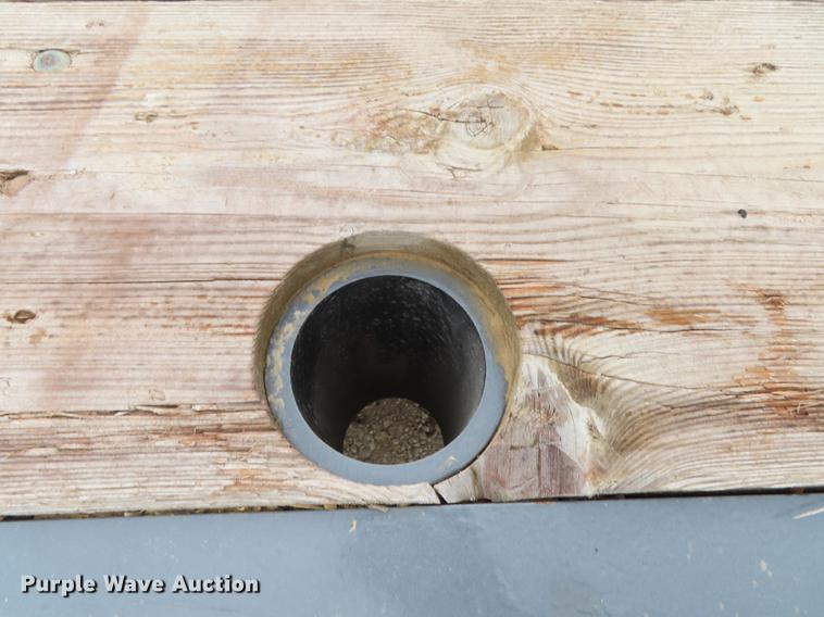 image for item DN9223 2014 Matrixx folding neck flatbed oilfield trailer