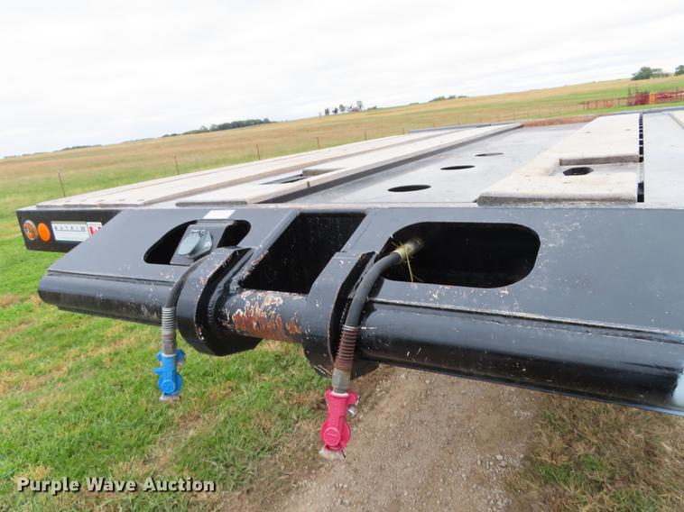 image for item DN9224 2015 Matrixx F55 extendable drop deck oilfield trailer