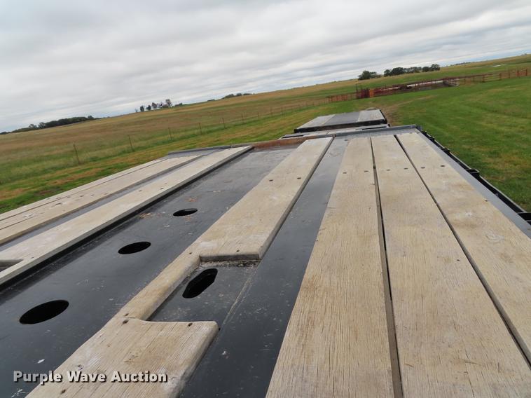 image for item DN9224 2015 Matrixx F55 extendable drop deck oilfield trailer