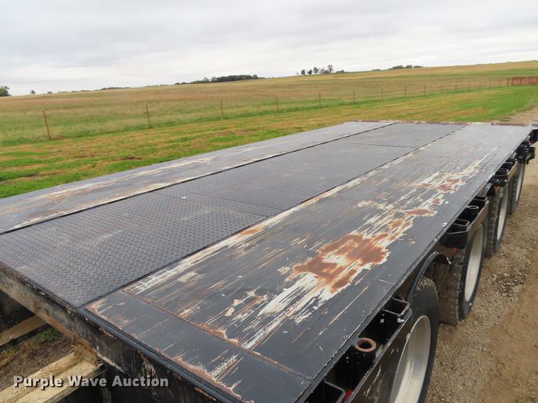 image for item DN9224 2015 Matrixx F55 extendable drop deck oilfield trailer