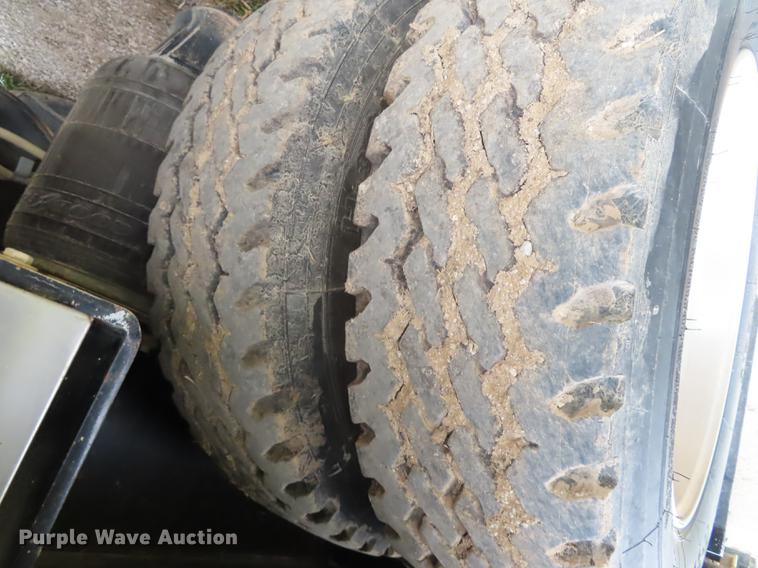 image for item DN9224 2015 Matrixx F55 extendable drop deck oilfield trailer