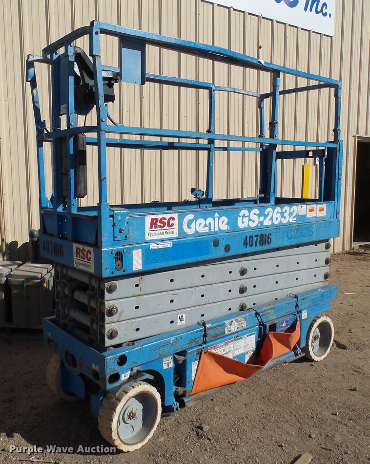 image for item DX9143 2002 Genie GS-2632 scissor lift