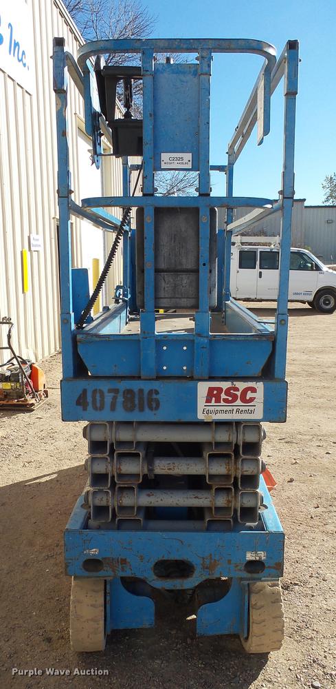 image for item DX9143 2002 Genie GS-2632 scissor lift