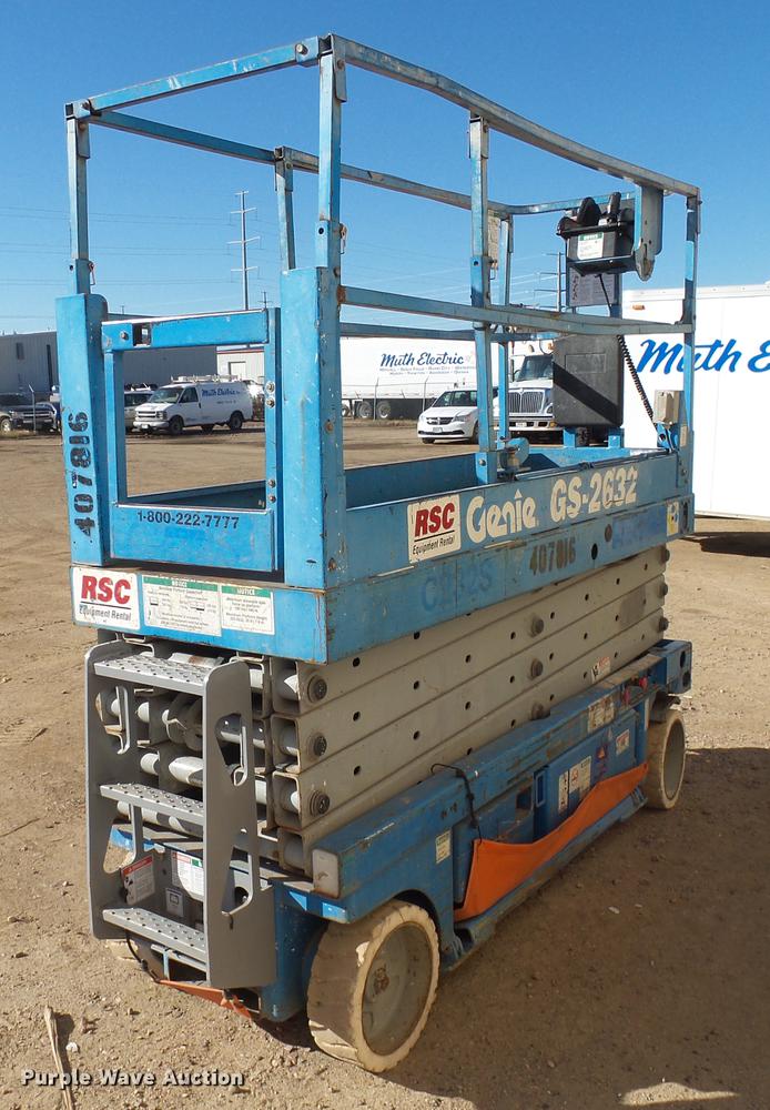 2002 Genie GS-2632 scissor lift in Sioux Falls, SD | Item DX9143 sold