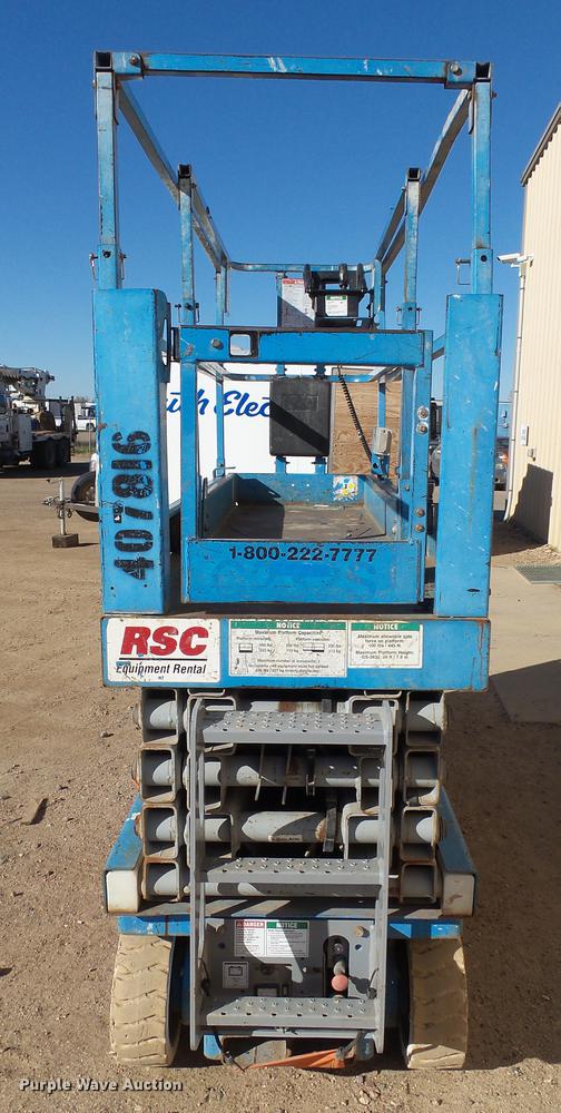image for item DX9143 2002 Genie GS-2632 scissor lift
