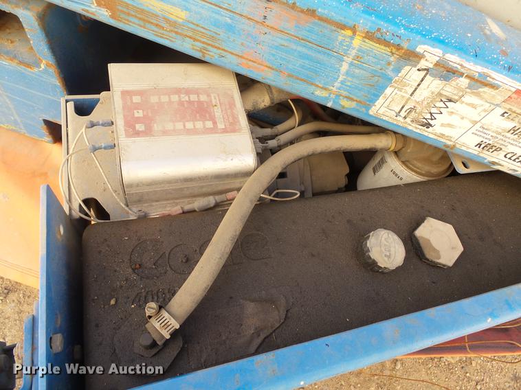 image for item DX9143 2002 Genie GS-2632 scissor lift