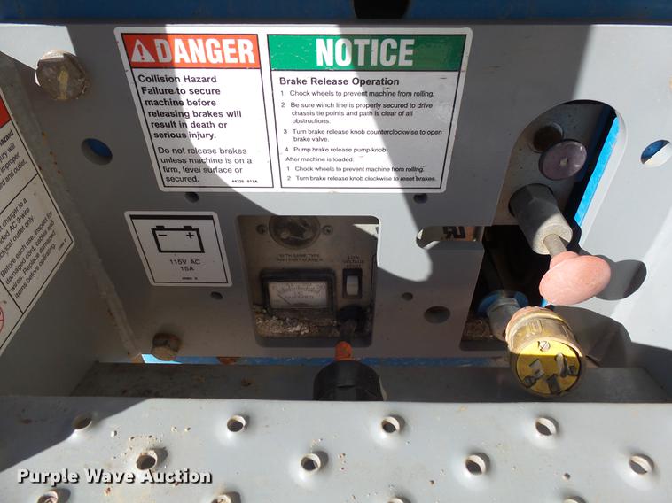 image for item DX9143 2002 Genie GS-2632 scissor lift