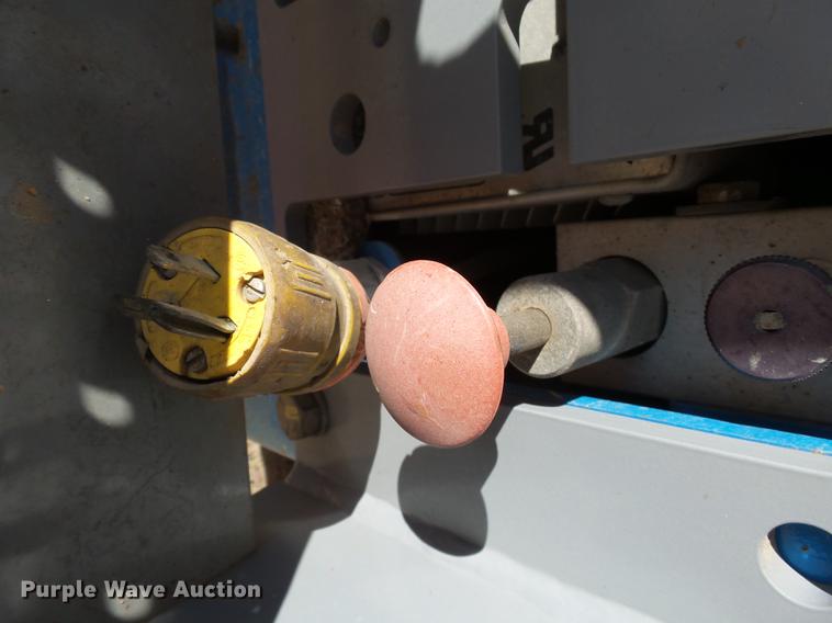 image for item DX9143 2002 Genie GS-2632 scissor lift