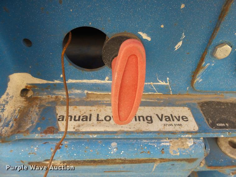 image for item DX9143 2002 Genie GS-2632 scissor lift